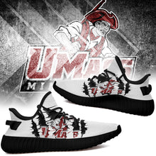 Load image into Gallery viewer, UMass Minutemen NCAA Sport Teams Yeezy Boost 350 V2 Trends 2019 T1810 - V05-29
